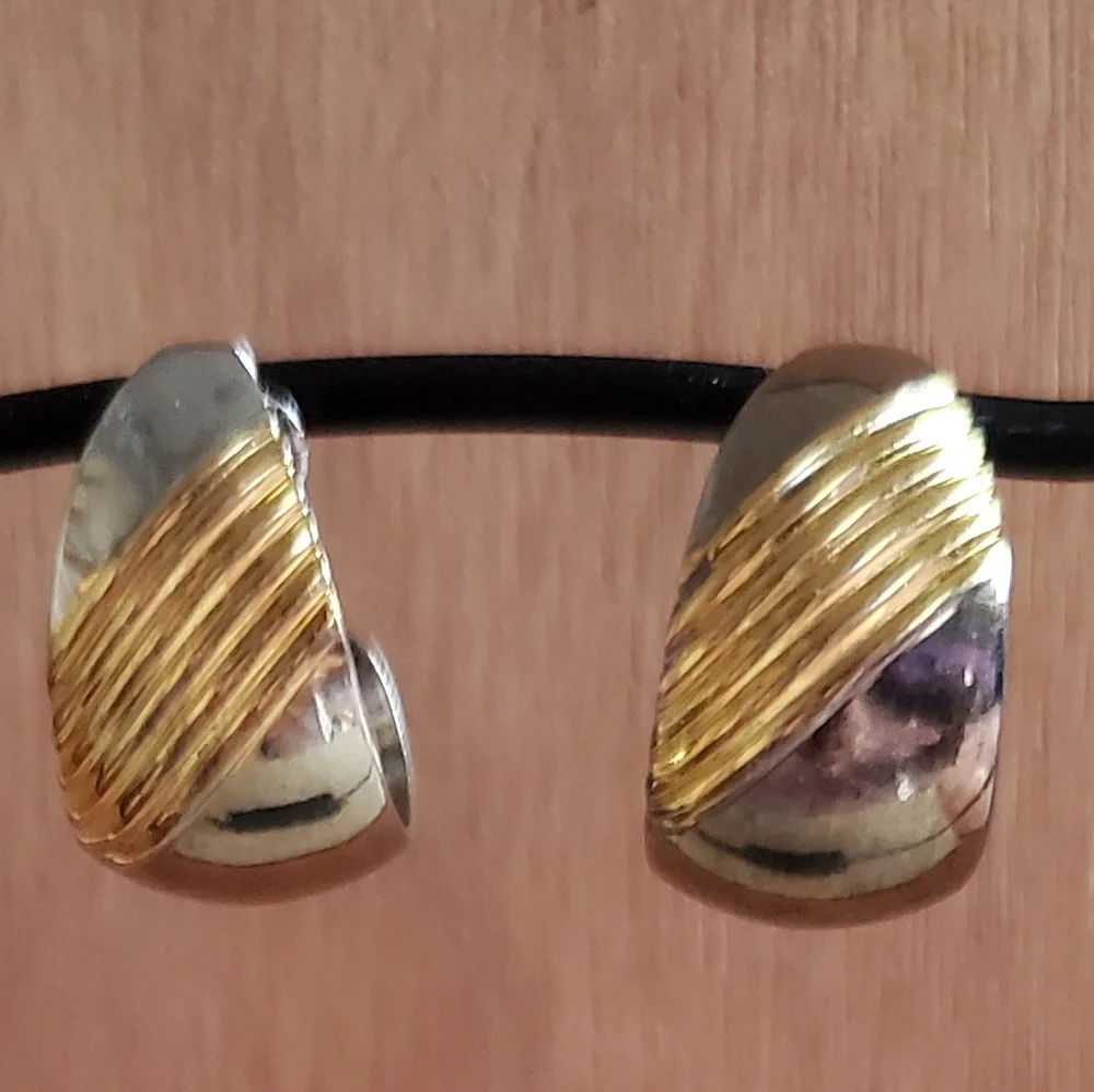 None clip gold